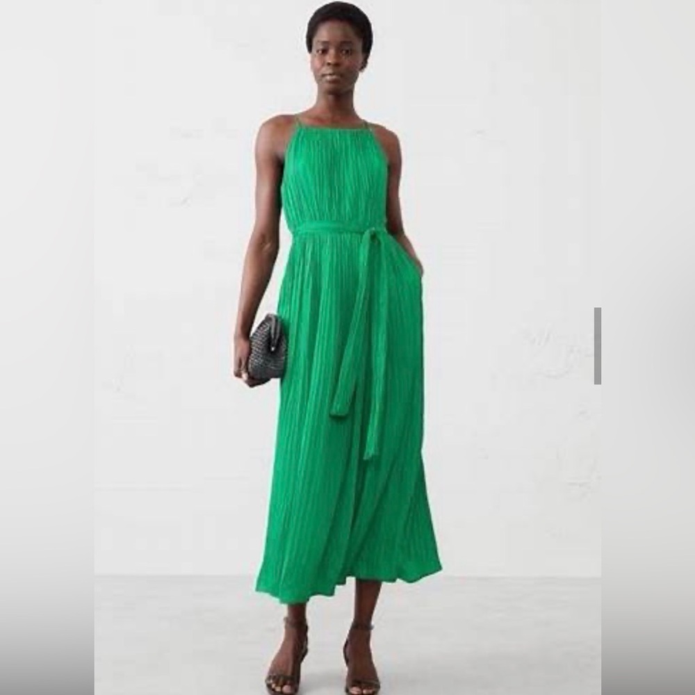 NWT Banana Republic Emerald Green Pleated Maxi Dress with Waist Tie